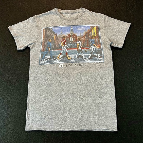 Boston Sports The Blue Line T-Shirt Small Brady Gronk Edelman Belichick NFL - Picture 1 of 5